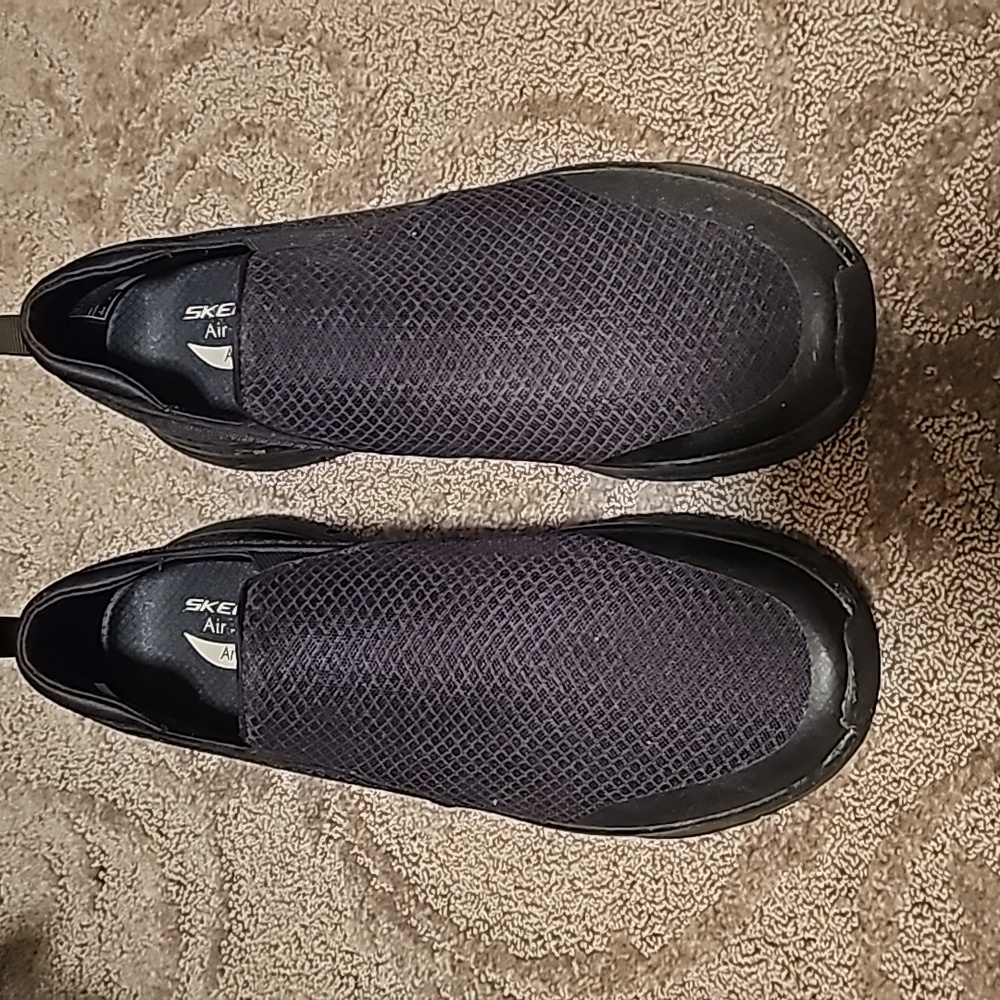 Black sketchers like new